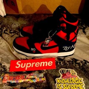 Supreme Nike SB dunk high size 12 brand new